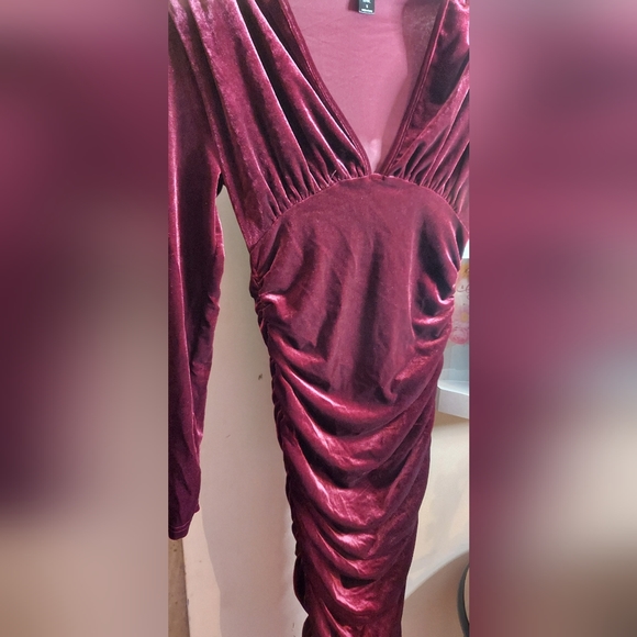 Velvet Dress - Picture 7 of 7